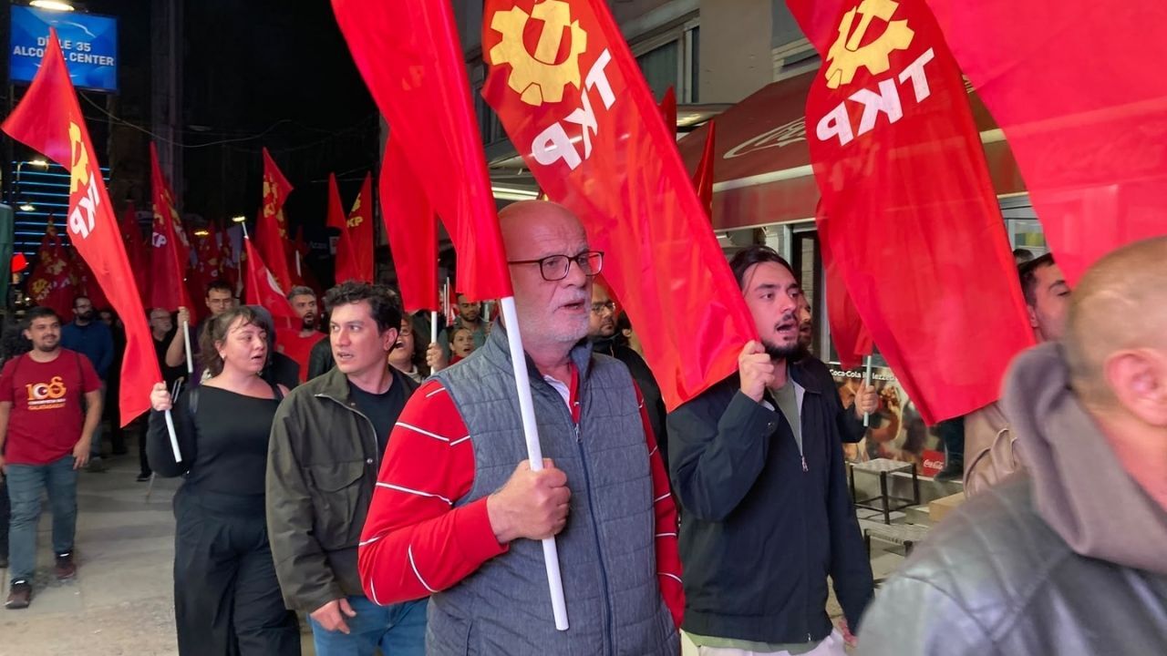 Soma’da Hayatını Kaybeden Madenciler Için Baret Bıraktılar Derhal Devletleştirilmeli6