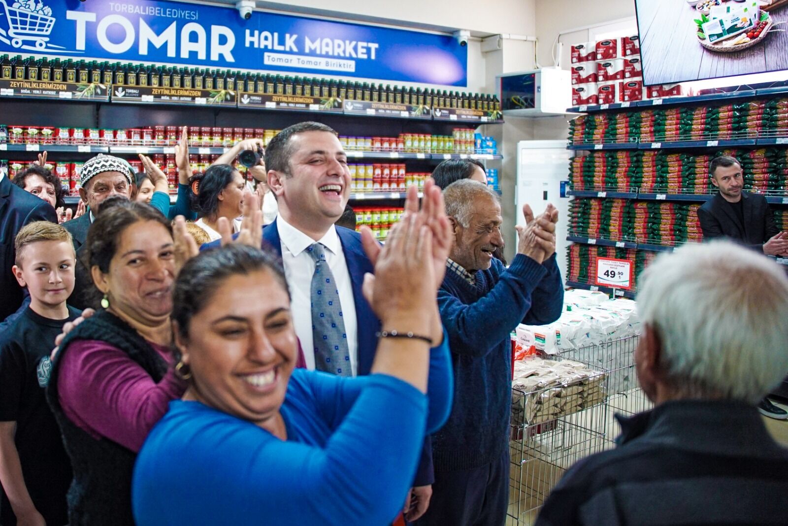 Torbalı’da Tomar Halk Market Aile Bütçesine Destek Oluyor (1)